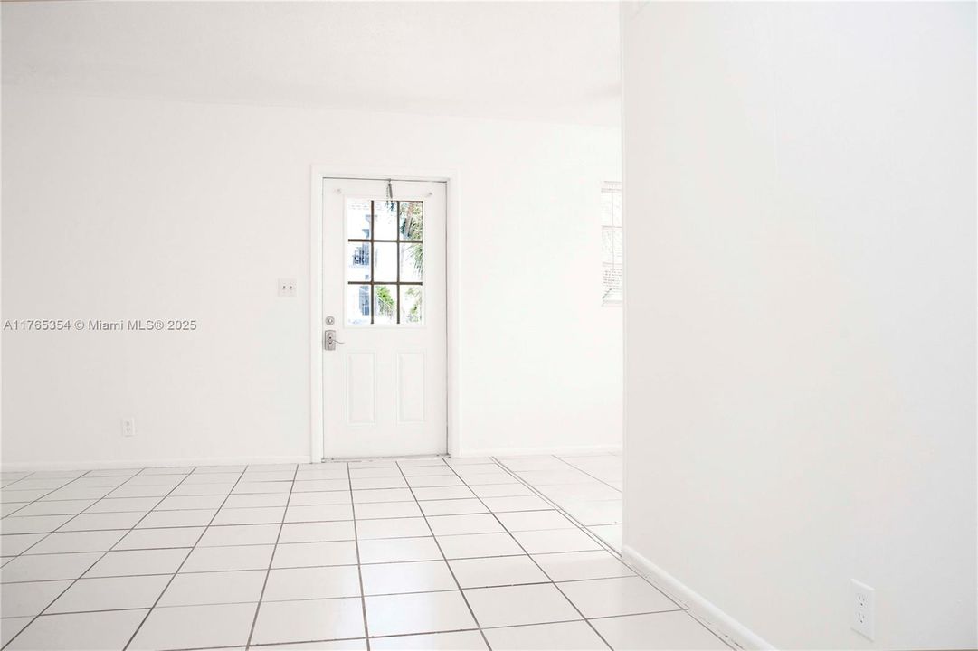 最近租的: $1,675 (1 贝兹, 1 浴室, 800 平方英尺)