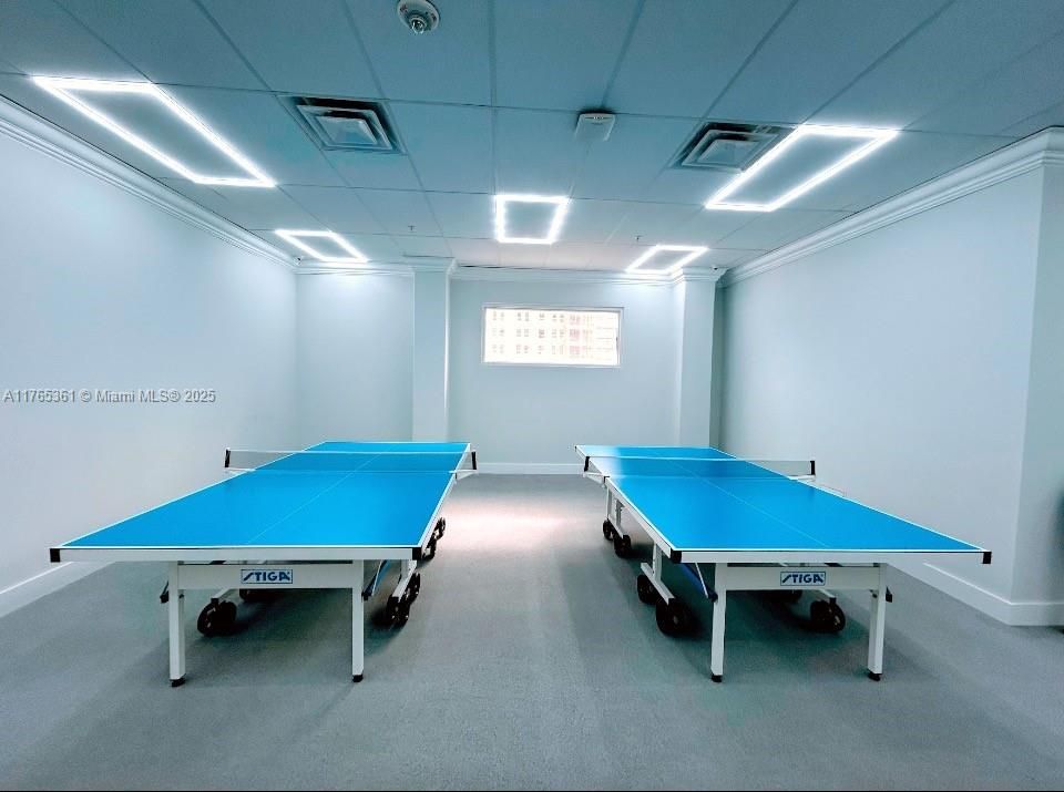 最近售出: $649,000 (3 贝兹, 2 浴室, 1856 平方英尺)