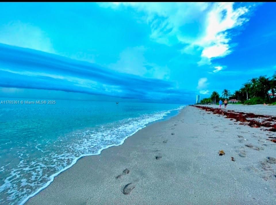 最近售出: $649,000 (3 贝兹, 2 浴室, 1856 平方英尺)