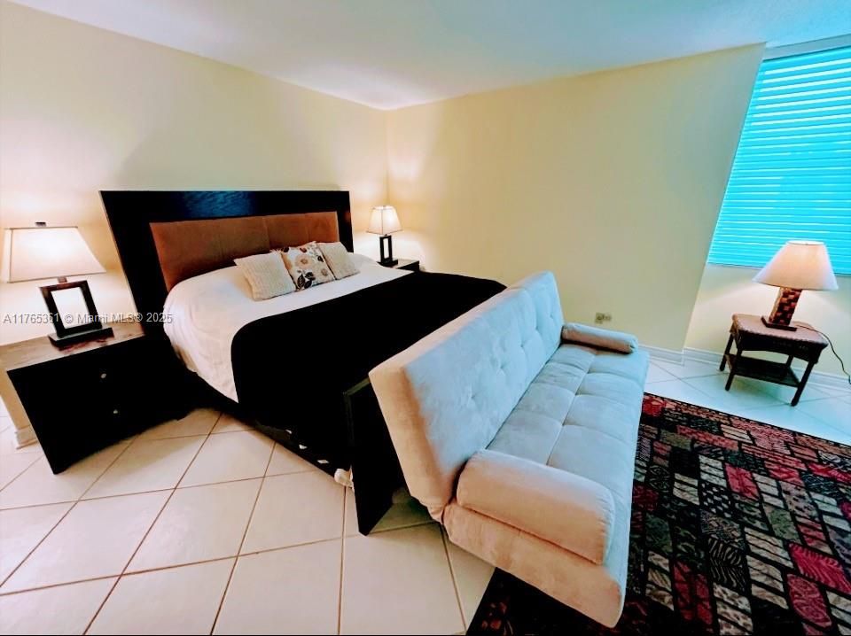 SELF-CONTAINED PRINCIPLE BEDROOM SUITE