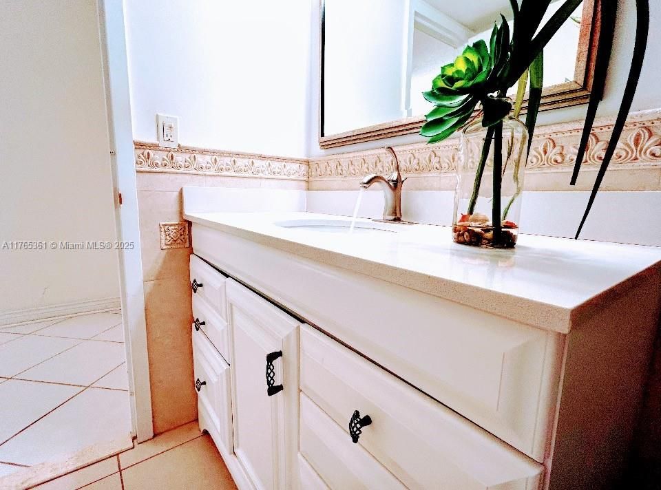 PRINCIPLE BEDROOM BATHROOM