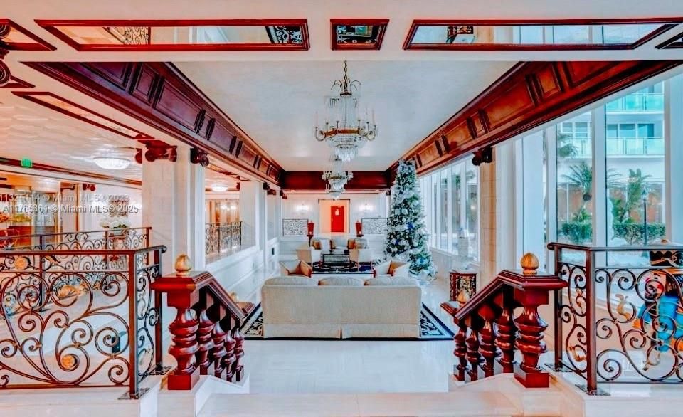 最近售出: $649,000 (3 贝兹, 2 浴室, 1856 平方英尺)