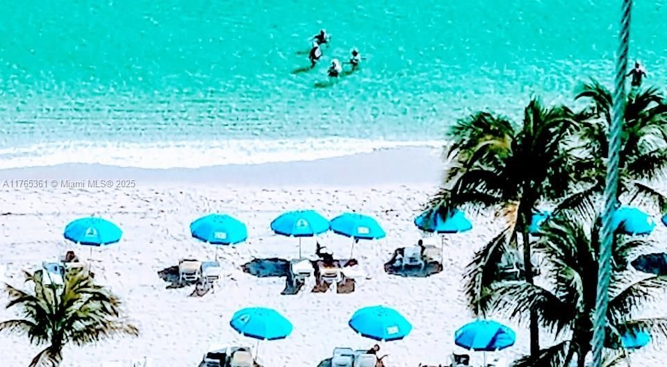 最近售出: $649,000 (3 贝兹, 2 浴室, 1856 平方英尺)