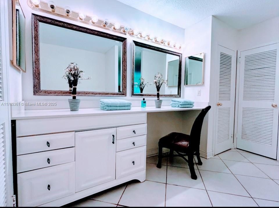 PRINCIPLE BEDROOM VANITY DRESSING AREA