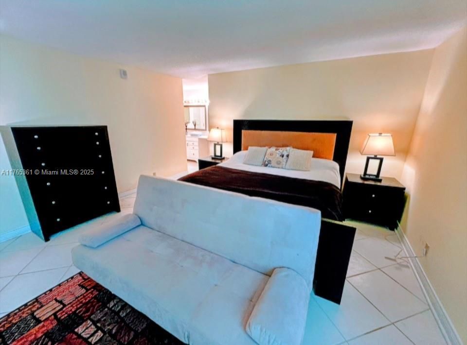 PRINCIPLE BEDROOM SUITE