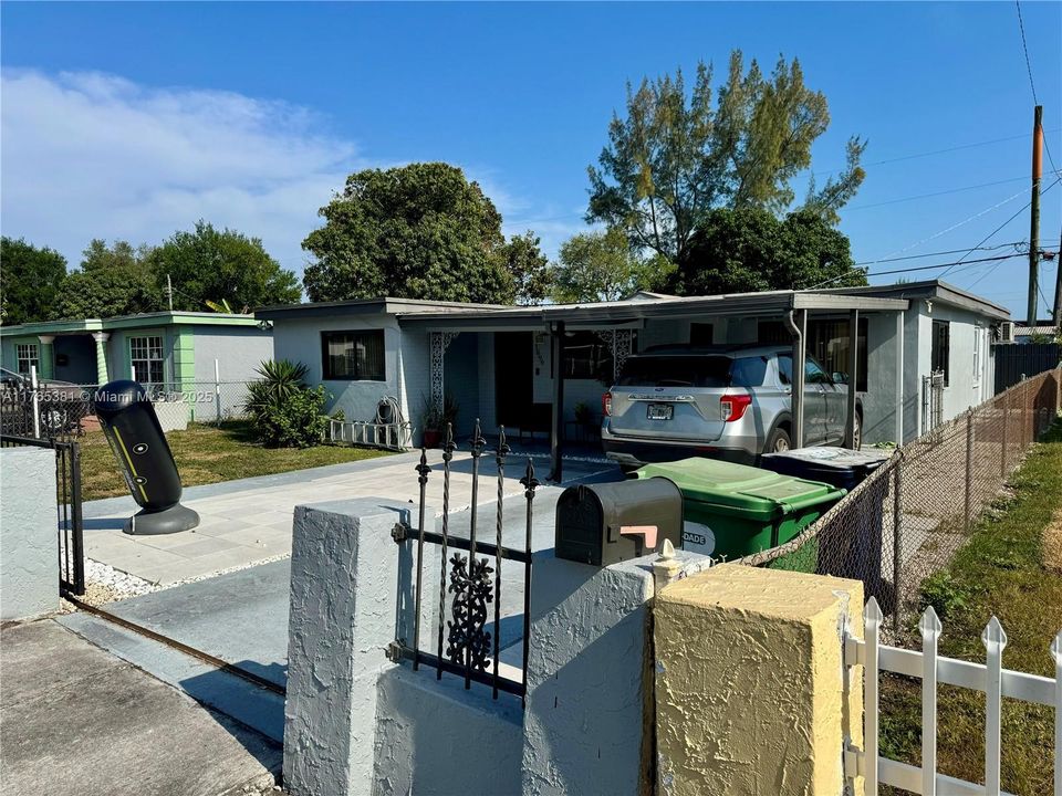 Recently Sold: $478,900 (3 beds, 2 baths, 1512 Square Feet)