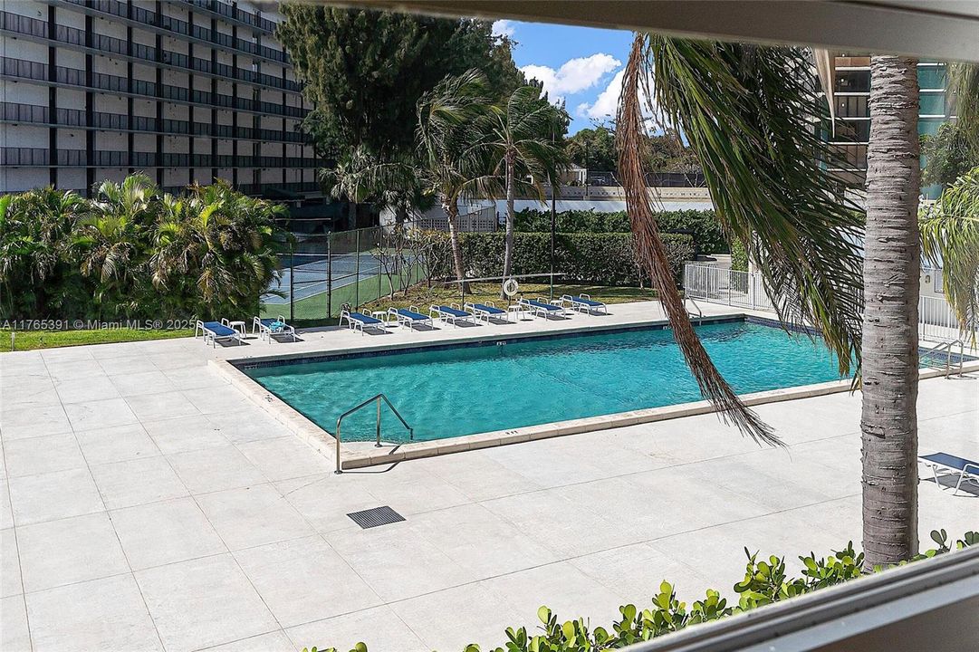 Недавно продано: $410,000 (2 спален, 2 ванн, 1104 Квадратных фут)