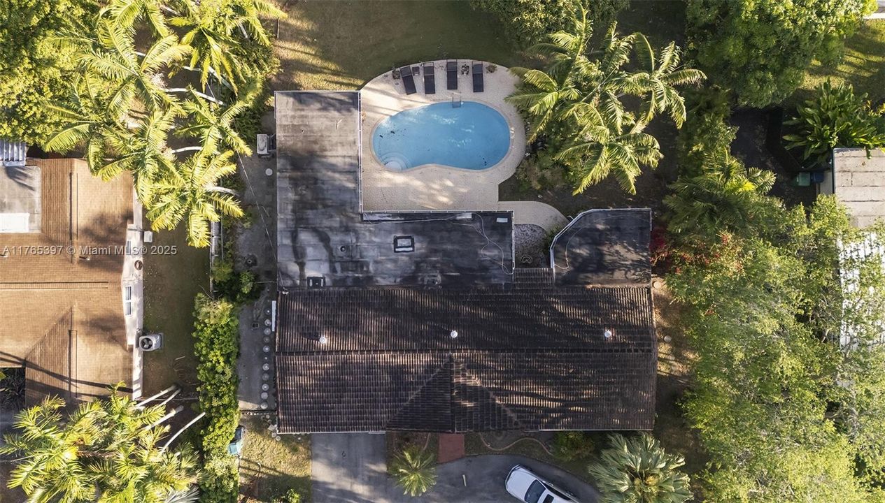 Recently Sold: $1,599,000 (4 beds, 3 baths, 1875 Square Feet)