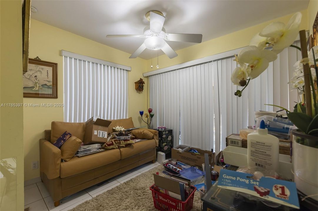 Recently Sold: $1,599,000 (4 beds, 3 baths, 1875 Square Feet)