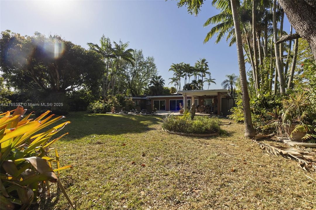 Recently Sold: $1,599,000 (4 beds, 3 baths, 1875 Square Feet)