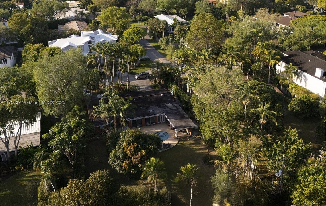 Recently Sold: $1,599,000 (4 beds, 3 baths, 1875 Square Feet)