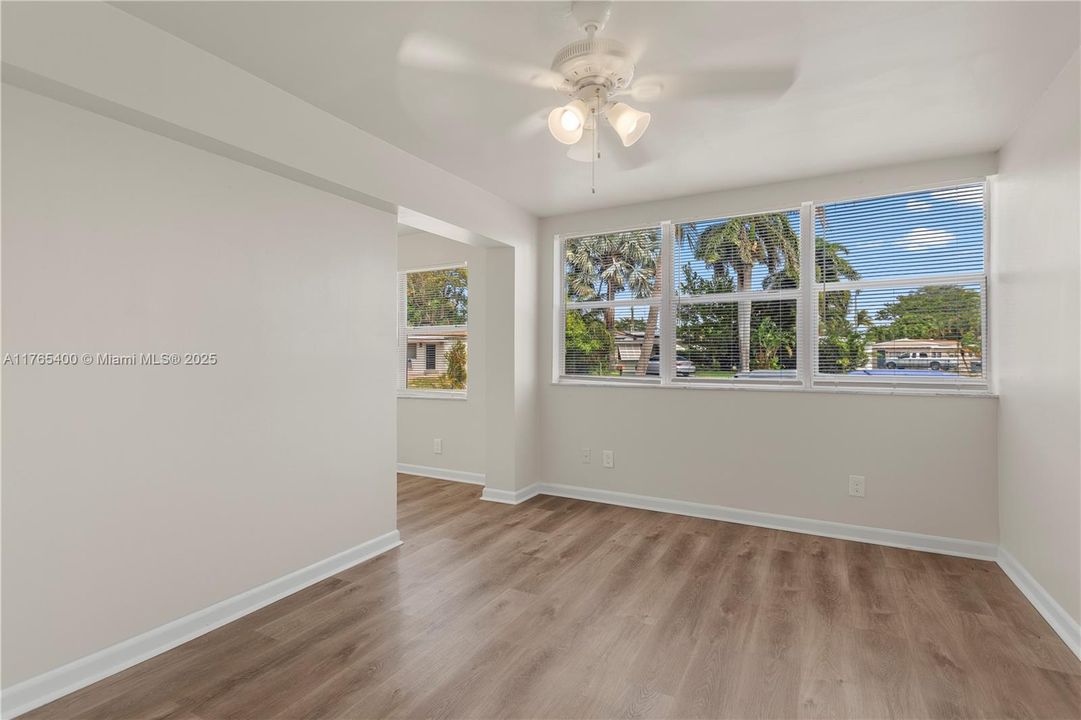 Active With Contract: $419,300 (4 beds, 2 baths, 910 Square Feet)