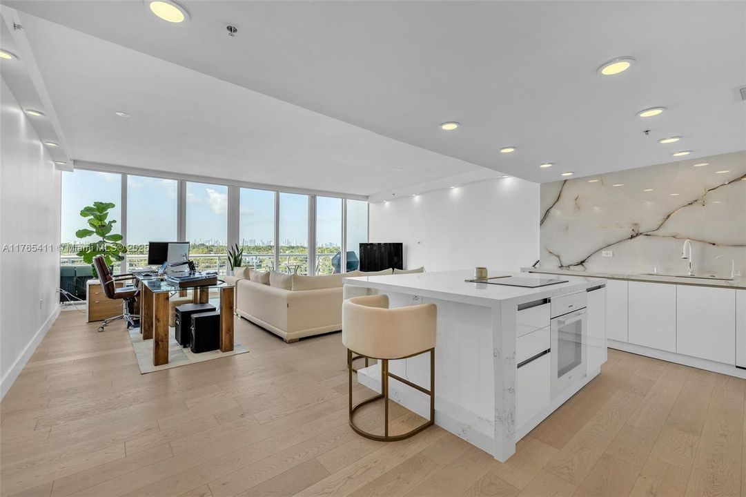 For Sale: $1,545,000 (3 beds, 3 baths, 1712 Square Feet)