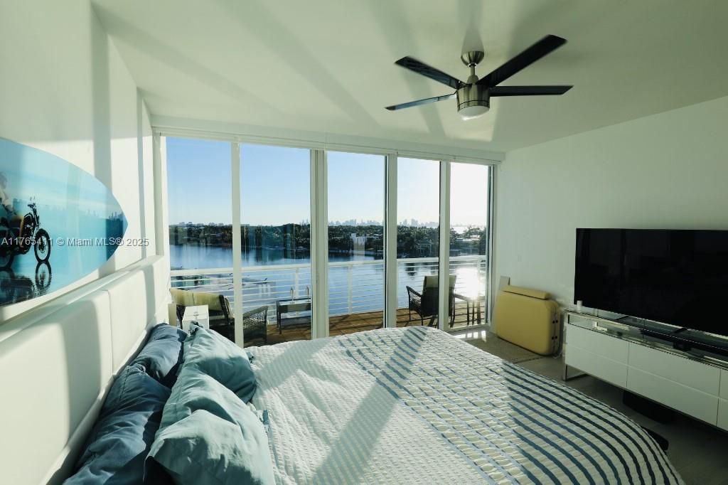 For Sale: $1,545,000 (3 beds, 3 baths, 1712 Square Feet)