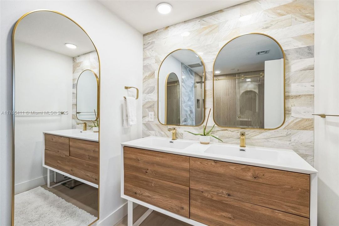 For Sale: $1,545,000 (3 beds, 3 baths, 1712 Square Feet)