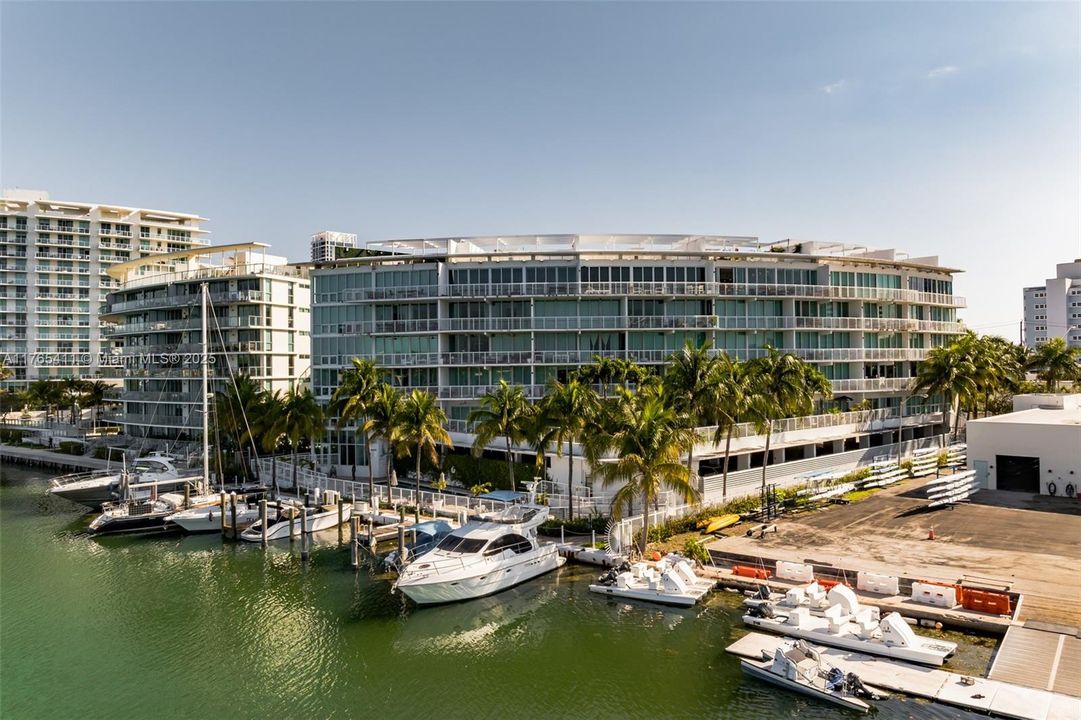 For Sale: $1,545,000 (3 beds, 3 baths, 1712 Square Feet)