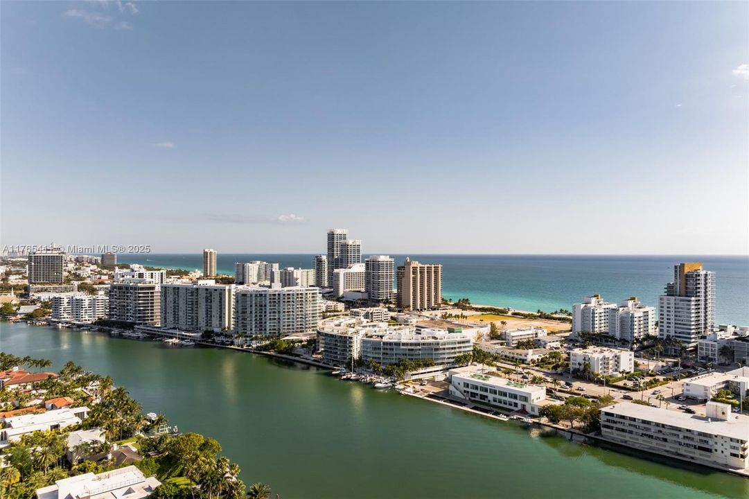 For Sale: $1,545,000 (3 beds, 3 baths, 1712 Square Feet)