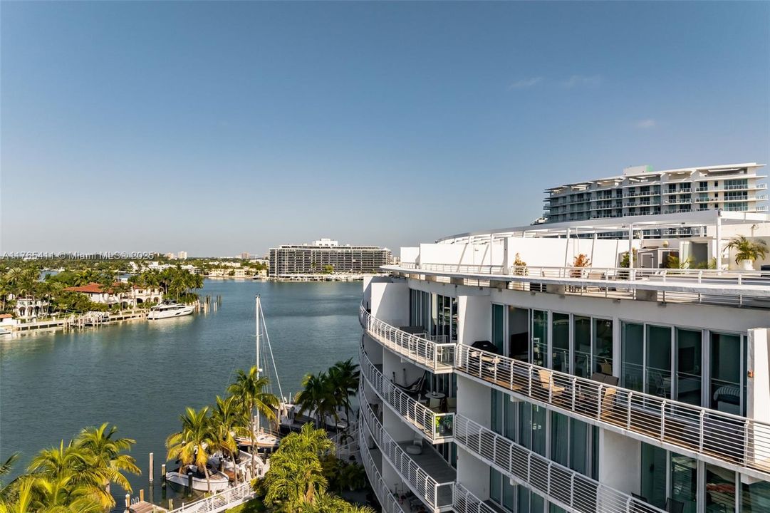 For Sale: $1,545,000 (3 beds, 3 baths, 1712 Square Feet)