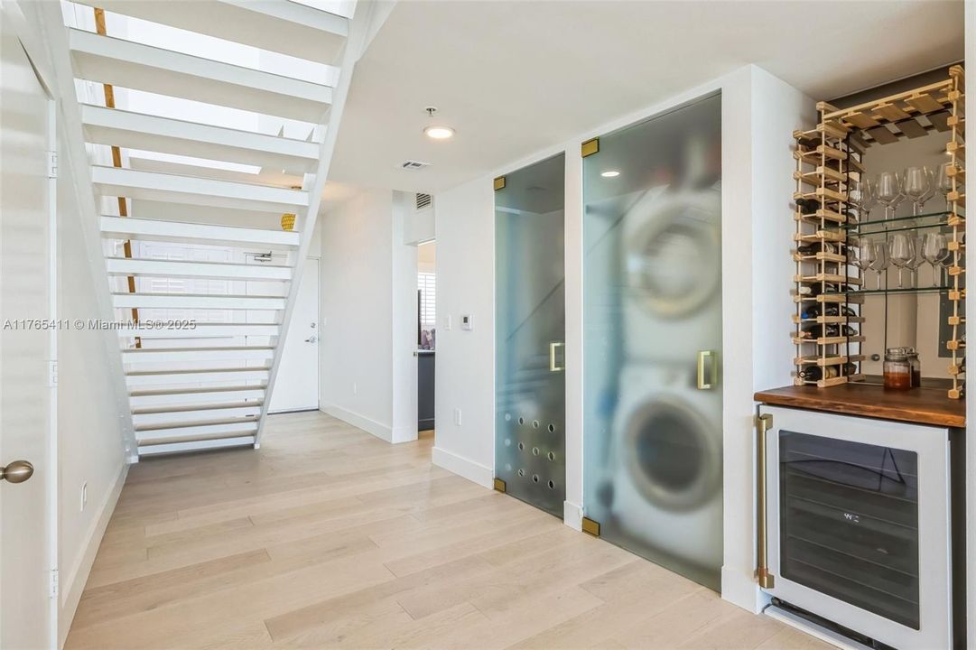 For Sale: $1,545,000 (3 beds, 3 baths, 1712 Square Feet)