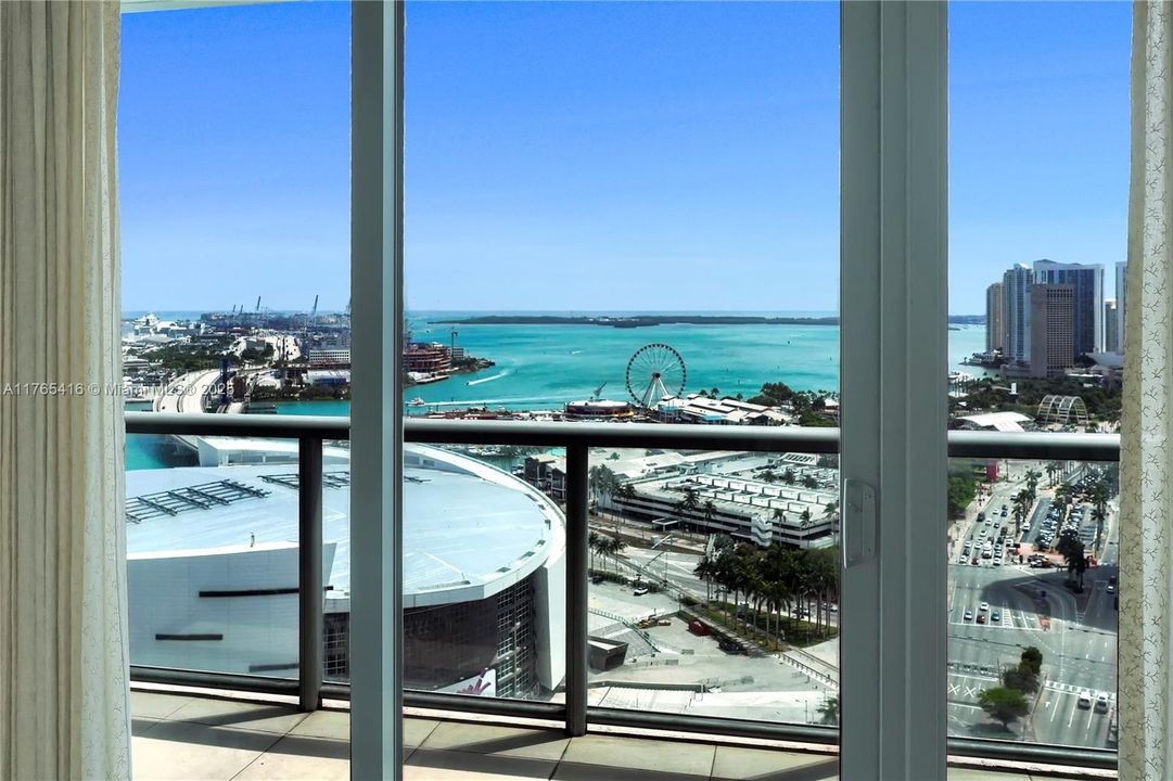 Recently Sold: $799,000 (2 beds, 2 baths, 1208 Square Feet)