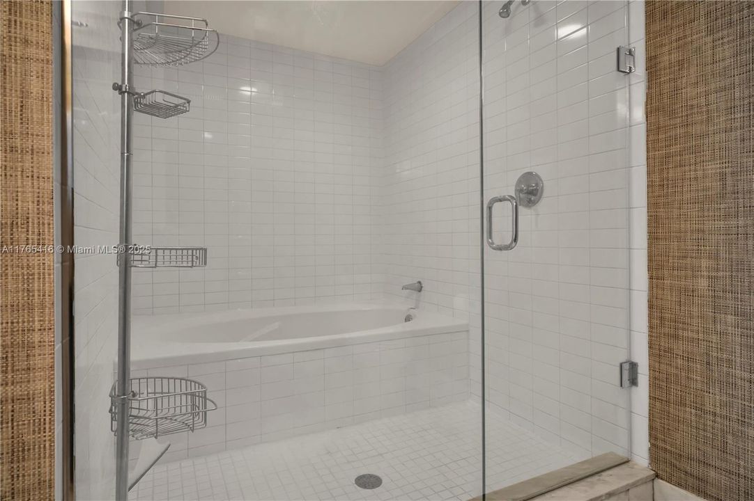 Recently Sold: $799,000 (2 beds, 2 baths, 1208 Square Feet)