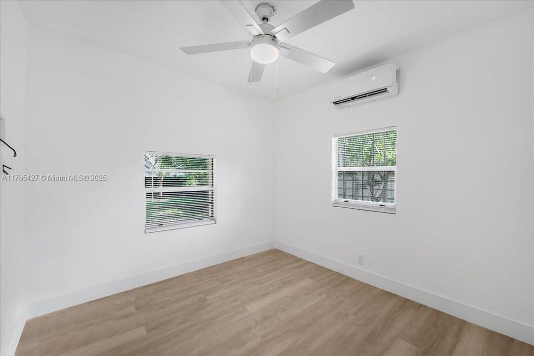 For Sale: $490,000 (2 beds, 1 baths, 750 Square Feet)