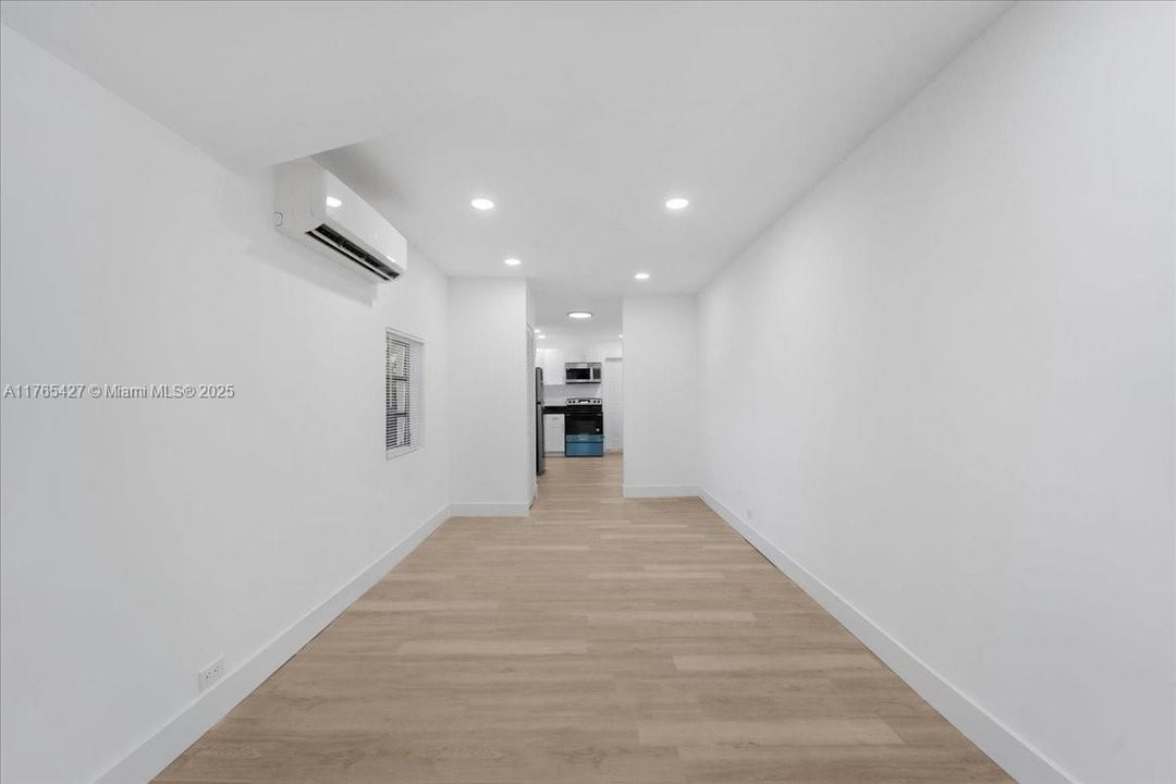 For Sale: $490,000 (2 beds, 1 baths, 750 Square Feet)