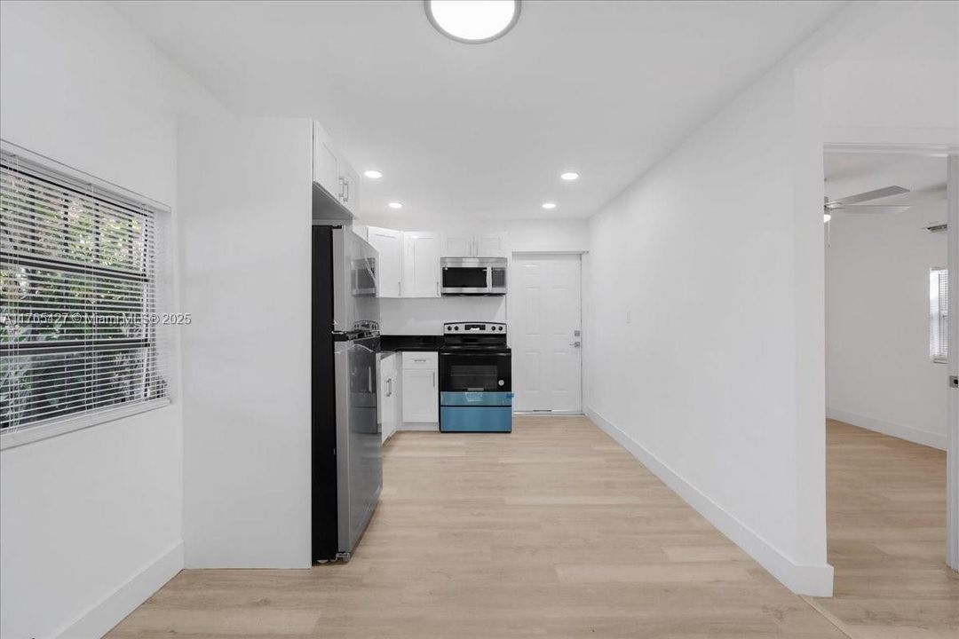 For Sale: $490,000 (2 beds, 1 baths, 750 Square Feet)