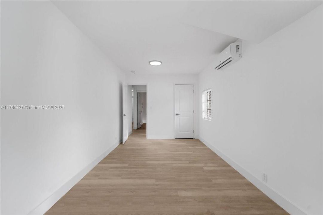 For Sale: $490,000 (2 beds, 1 baths, 750 Square Feet)