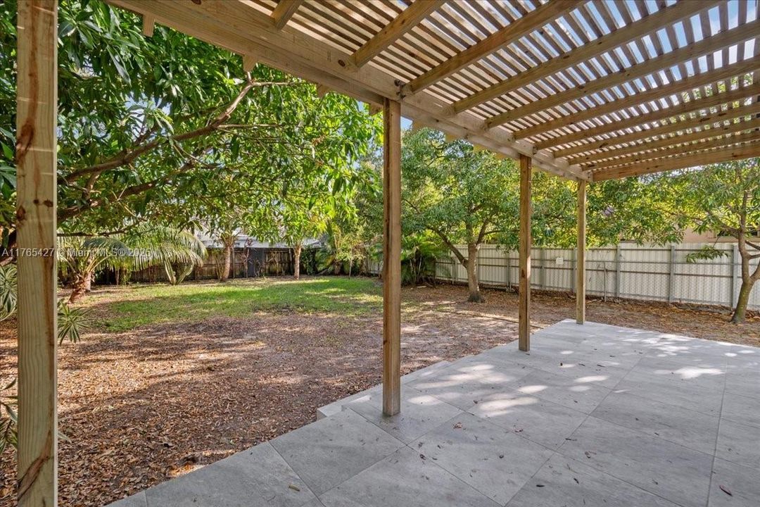 For Sale: $490,000 (2 beds, 1 baths, 750 Square Feet)