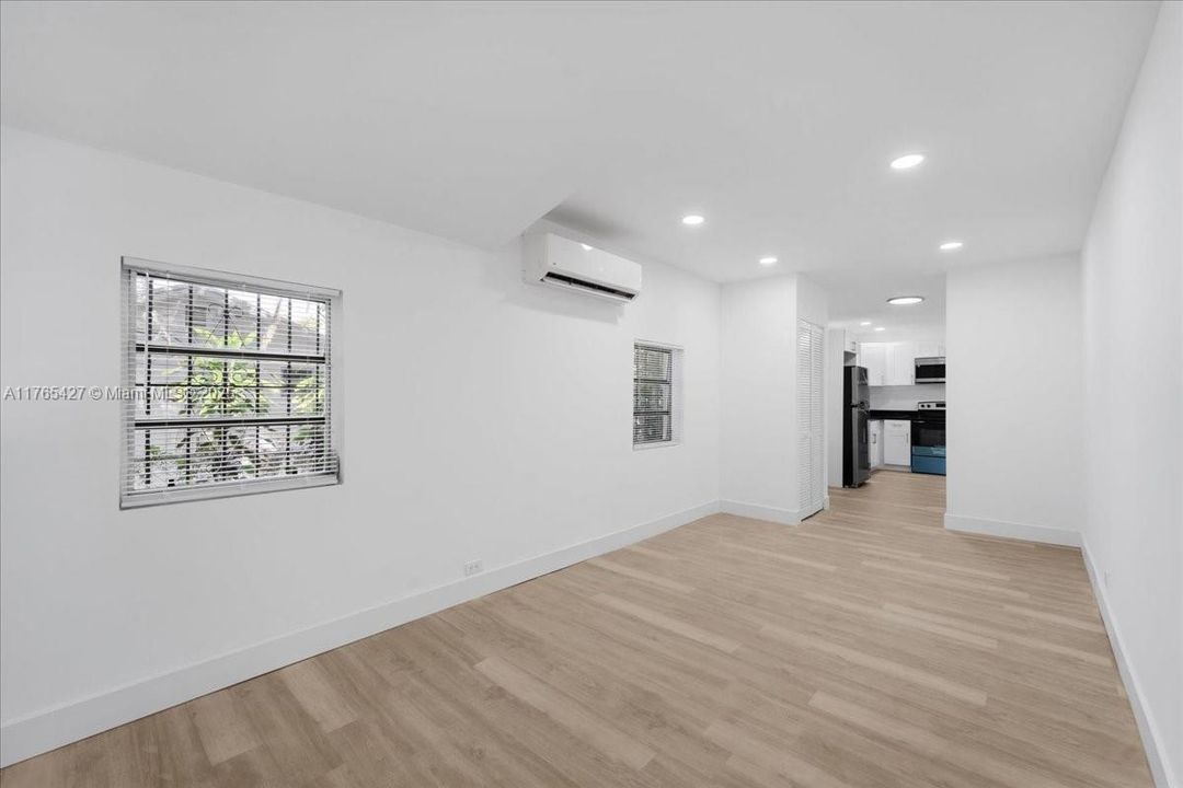 For Sale: $490,000 (2 beds, 1 baths, 750 Square Feet)