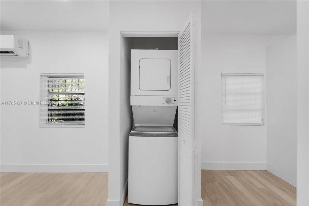 For Sale: $490,000 (2 beds, 1 baths, 750 Square Feet)