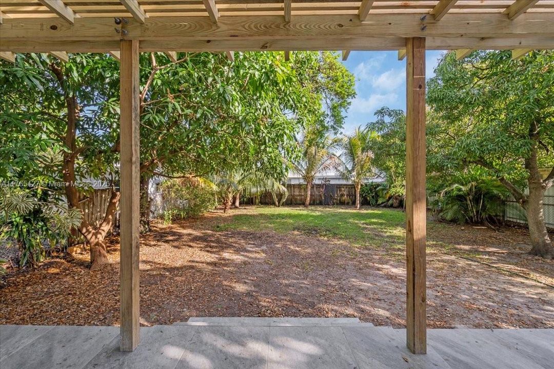 For Sale: $490,000 (2 beds, 1 baths, 750 Square Feet)