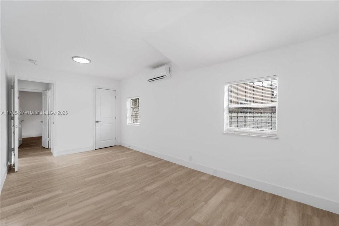 For Sale: $490,000 (2 beds, 1 baths, 750 Square Feet)