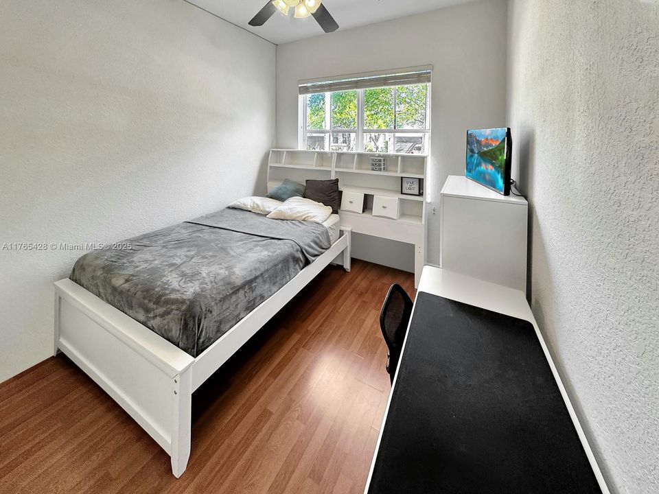 Недавно продано: $665,000 (3 спален, 2 ванн, 1662 Квадратных фут)