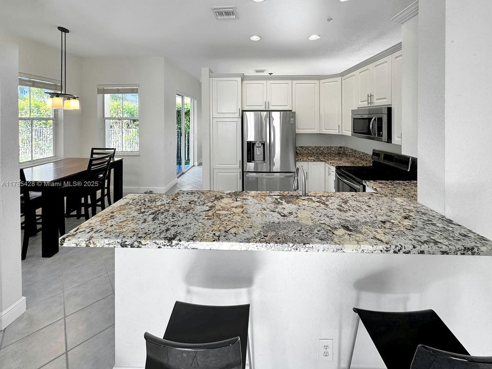 Недавно продано: $665,000 (3 спален, 2 ванн, 1662 Квадратных фут)