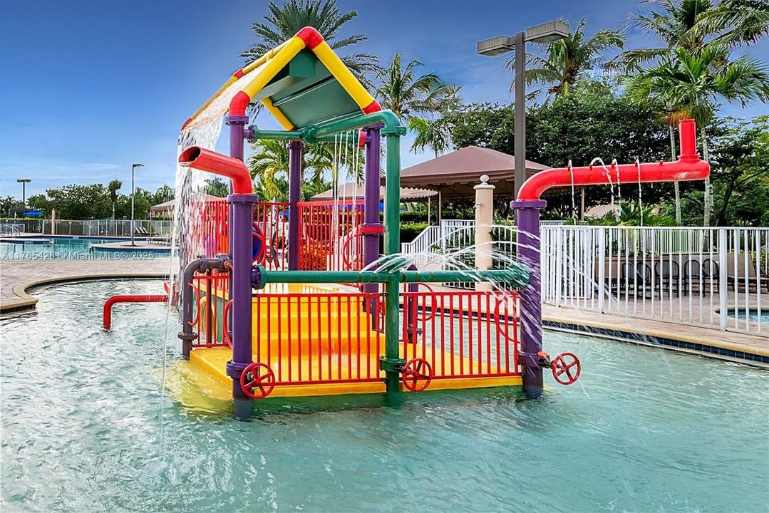 Недавно продано: $665,000 (3 спален, 2 ванн, 1662 Квадратных фут)