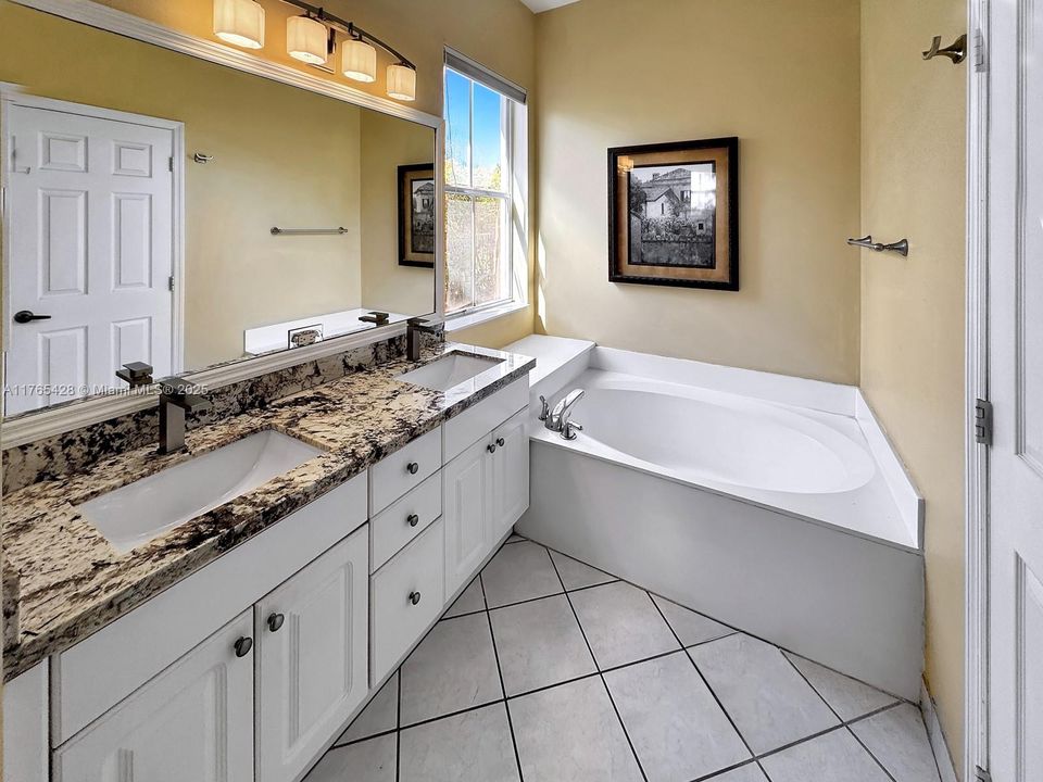 Недавно продано: $665,000 (3 спален, 2 ванн, 1662 Квадратных фут)