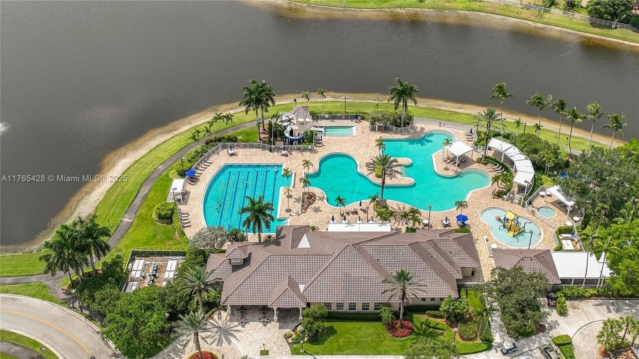 Недавно продано: $665,000 (3 спален, 2 ванн, 1662 Квадратных фут)