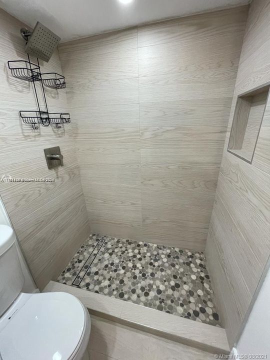 For Sale: $234,000 (1 beds, 1 baths, 634 Square Feet)