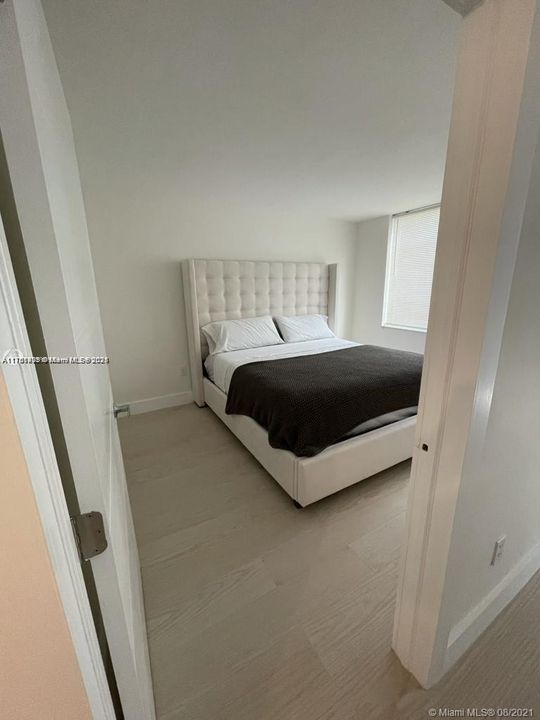 For Sale: $234,000 (1 beds, 1 baths, 634 Square Feet)