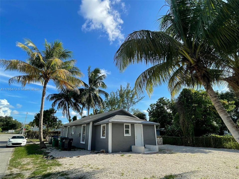 En Venta: $365,000 (2 camas, 1 baños, 874 Pies cuadrados)