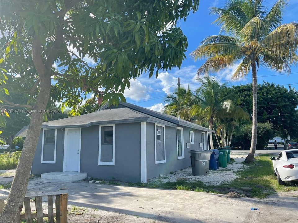 En Venta: $365,000 (2 camas, 1 baños, 874 Pies cuadrados)