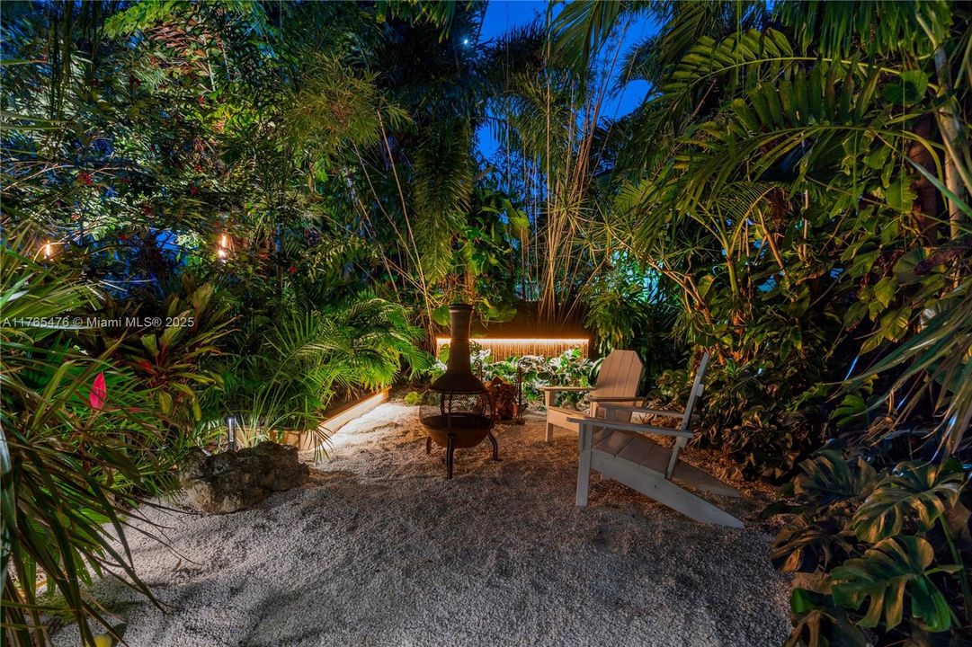 最近售出: $1,051,000 (3 贝兹, 2 浴室, 1582 平方英尺)