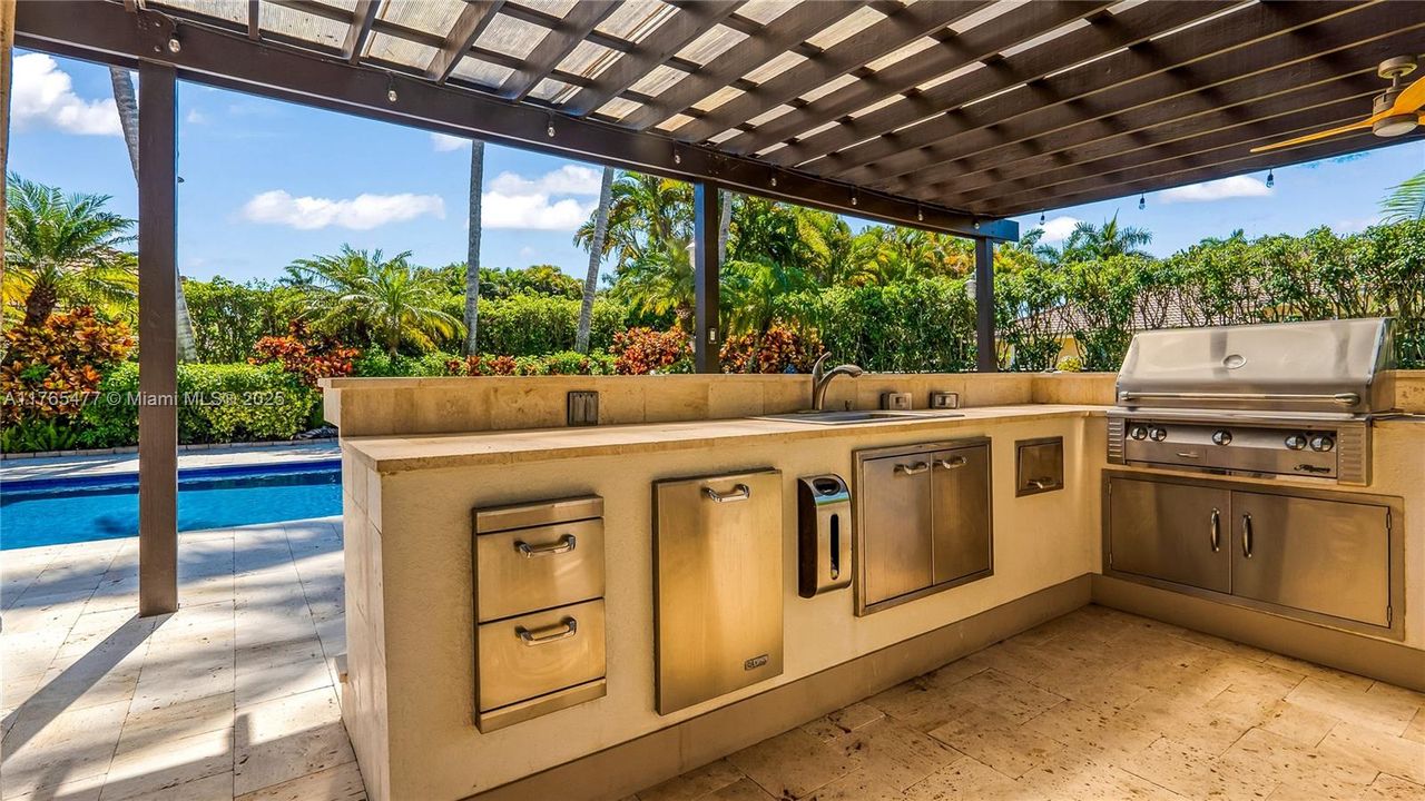 Outdoor Kitchen