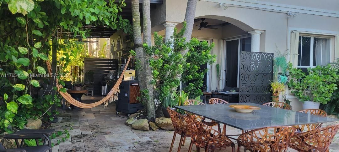 На продажу: $1,599,000 (4 спален, 2 ванн, 2859 Квадратных фут)