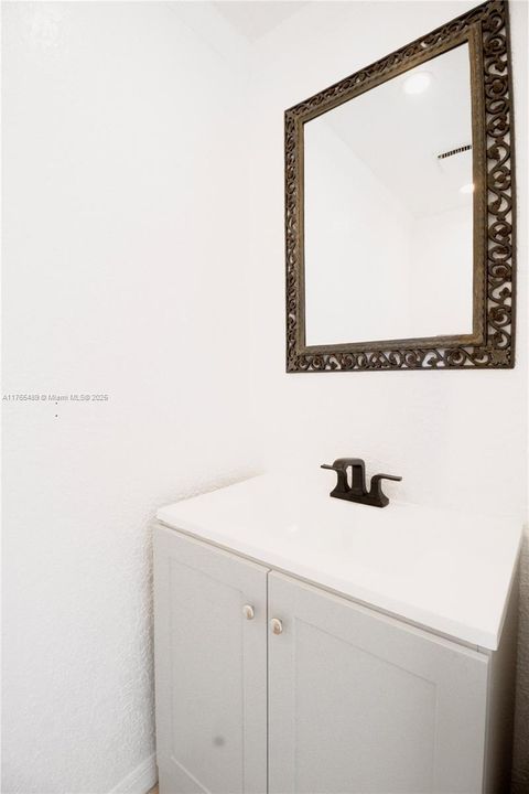 最近租的: $2,550 (2 贝兹, 2 浴室, 1214 平方英尺)