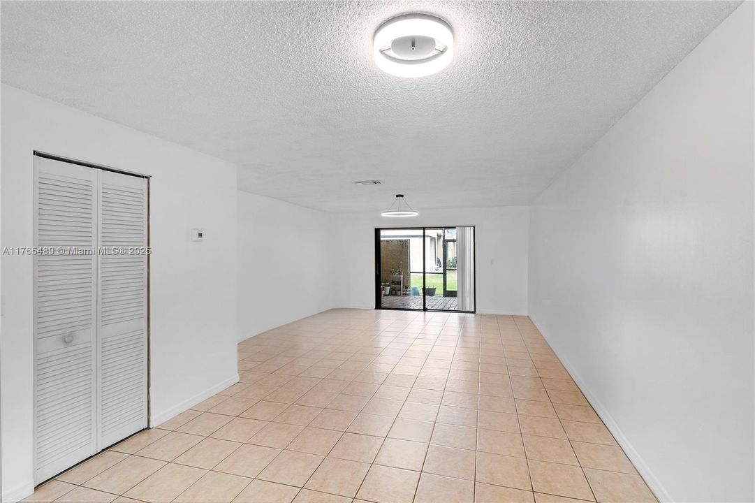 最近租的: $2,550 (2 贝兹, 2 浴室, 1214 平方英尺)