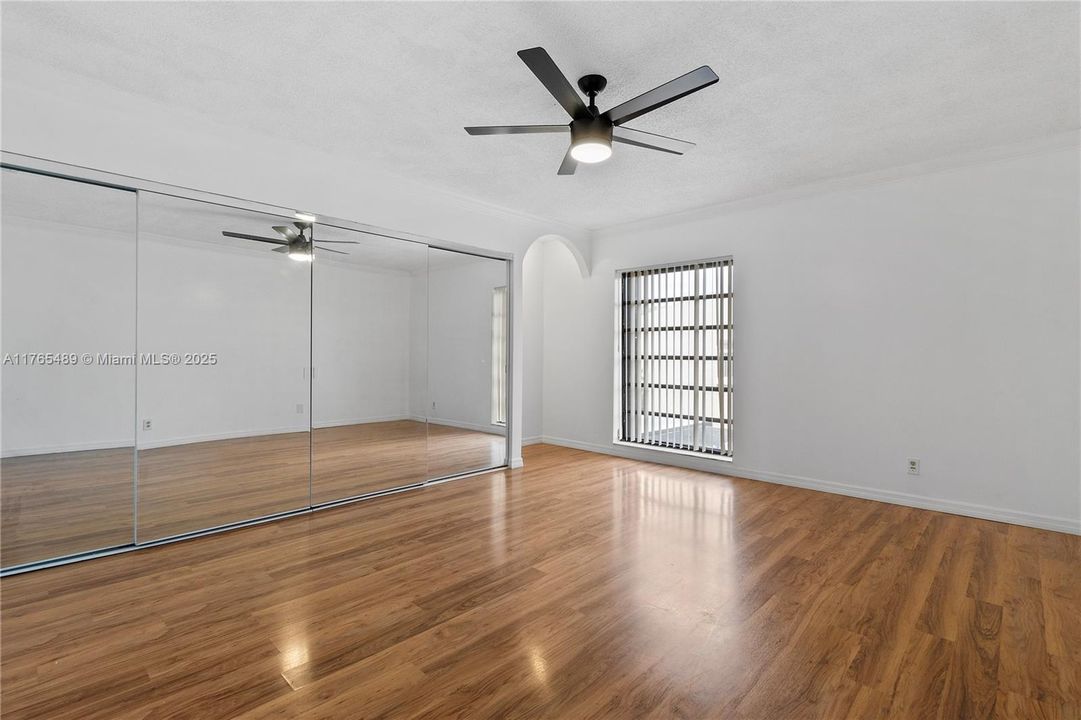 最近租的: $2,550 (2 贝兹, 2 浴室, 1214 平方英尺)