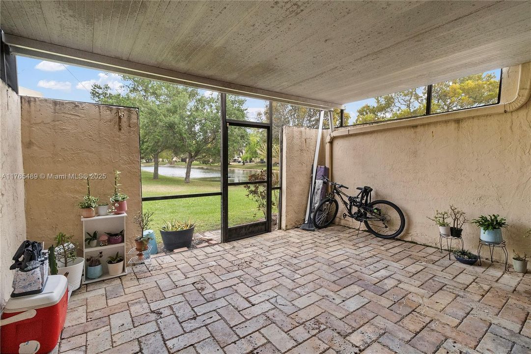 最近租的: $2,550 (2 贝兹, 2 浴室, 1214 平方英尺)